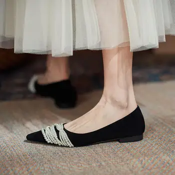 Fransız kadın tek ayakkabı rahat düz dipli Hafif günlük banliyö ayakkabı mizaç İnci zincir dekorasyon tek ayakkabı